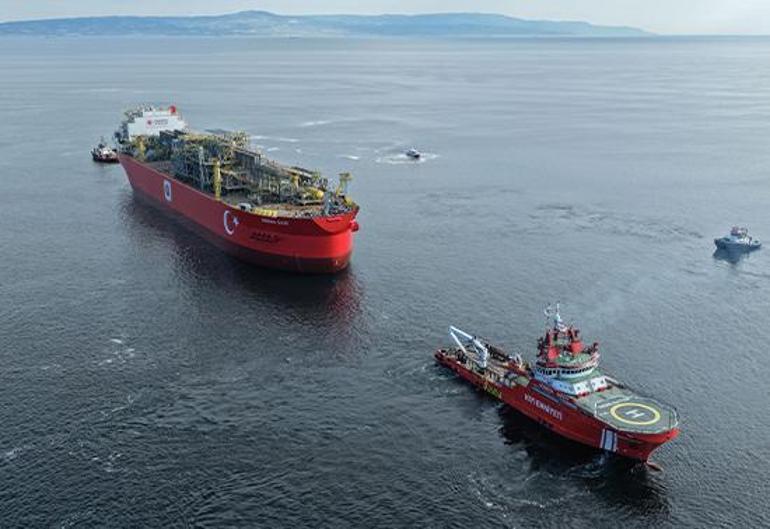 Fethin 572. yılında bir ilk: Türkiyenin ilk yüzer gaz üretim platformu Osman Gazi, Boğazdan geçecek