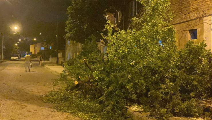 Karabük’ü fırtına vurdu