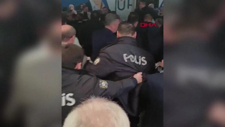 Bursa Büyükşehir Belediye Başkanı Mustafa Bozbey’e yumruklu saldırı