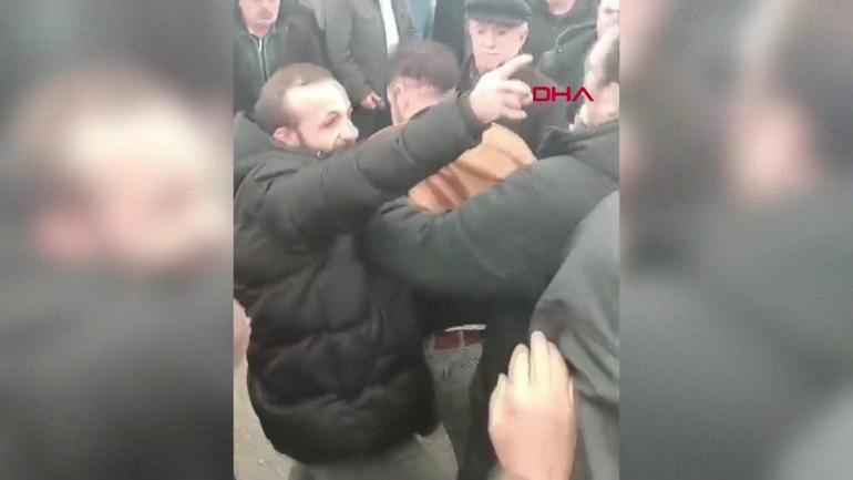 Bursa Büyükşehir Belediye Başkanı Mustafa Bozbey’e yumruklu saldırı