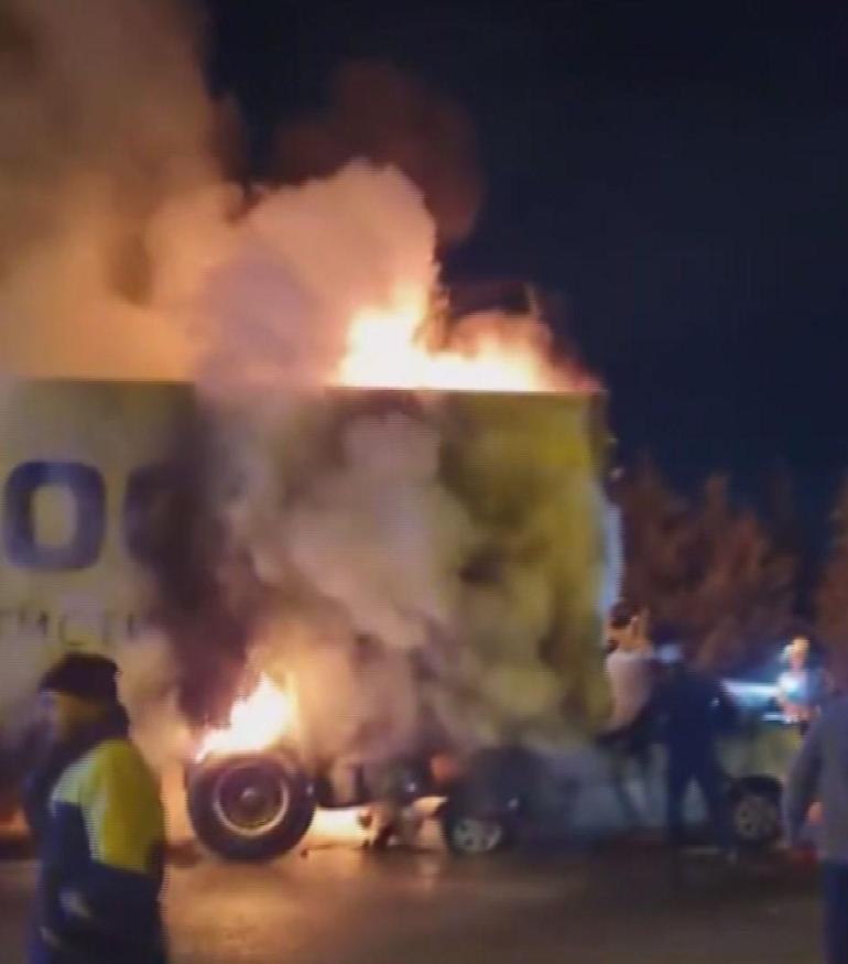 Ankarada feci kaza: TIRa ok gibi saplandı