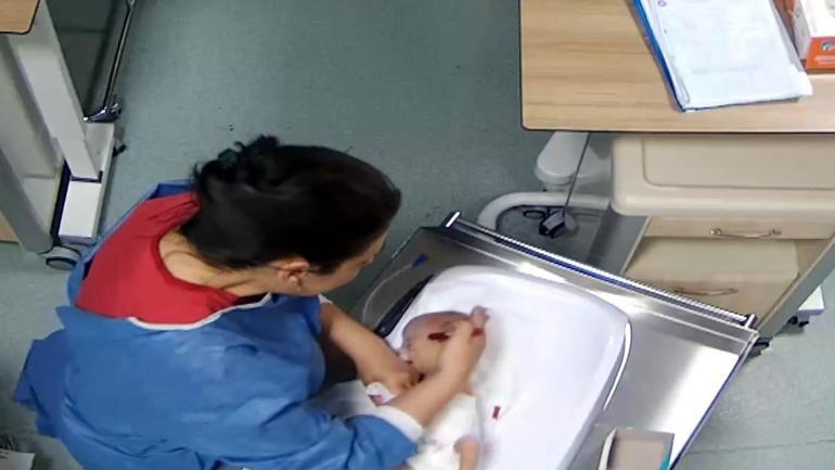 Minik bebek Deniz Esinin hemşire tarafından darbedilme anları ortaya çıktı Bakan Tunç: Yargılama devam ediyor