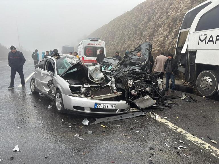 Son dakika... Gaziantep-Şanlıurfa otoyolu savaş alanına döndü: 2 ölü, 11 yaralı