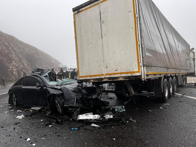 Son dakika... Gaziantep-Şanlıurfa otoyolu savaş alanına döndü: 2 ölü, 11 yaralı