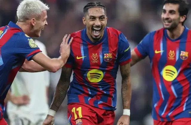 Uzatmalarda tam 3 gol! El Clasico'yu kazanan Barcelona Süper Kupa'nın sahibi