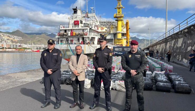İspanyol polisi, açık denizde 10 tonluk rekor kokain ele geçirdi