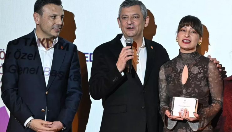 CHP Genel Başkanı Özel, SES Eşitlik ve Dayanışma Derneği Yılın Kadınları Ödül Töreni'ne katıldı