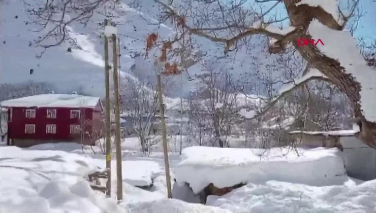 Kar 2 metreyi geçti, çözüm tünel oldu!