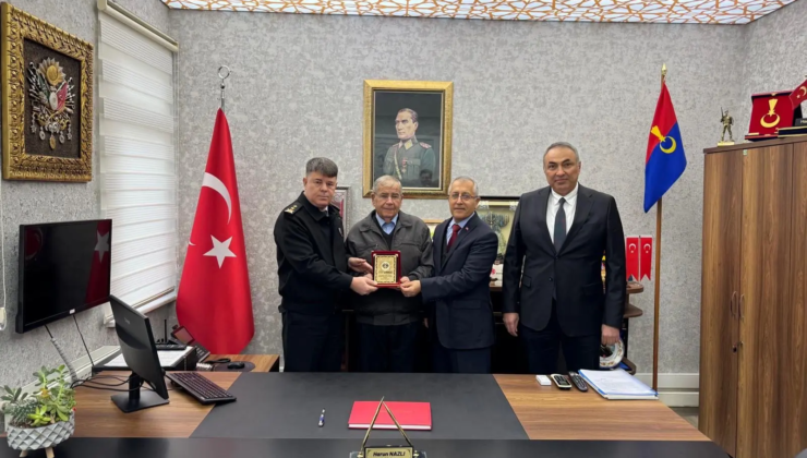 Çiftçi 70 milyonluk mal varlığını jandarmaya bağışladı