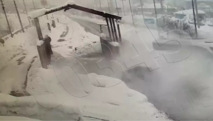 Bitlis'te 4 polisin yaralandığı kaza kamerada