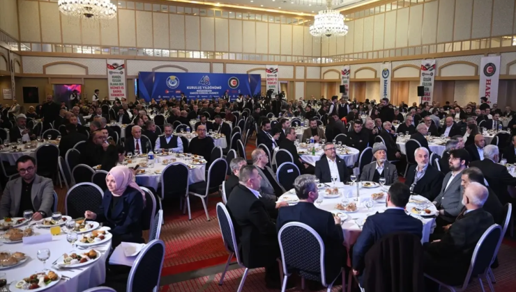 Hizmet-İş Sendikasının kuruluşunun 48. yıl dönümü dolayısıyla program düzenlendi