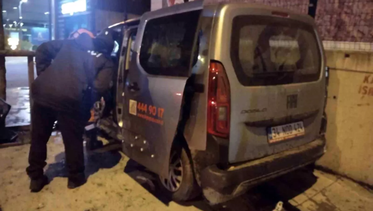 Ümraniye'de trafik kazası: 2'si ağır 3 yaralı