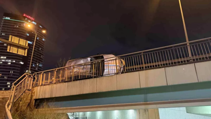 Avcılar E-5 yan yolda kaza: 2 yaralı