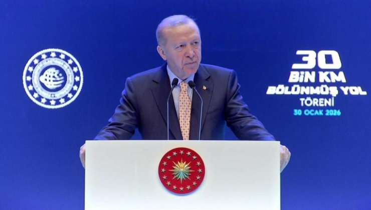 SON DAKİKA…Cumhurbaşkanı Erdoğan'dan Özgür Özel'e: Kameralar önünde mikrofon tokatlıyorlar