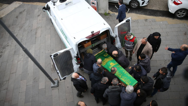 Sınıf öğretmeni, halı saha maçında kalbine yenildi