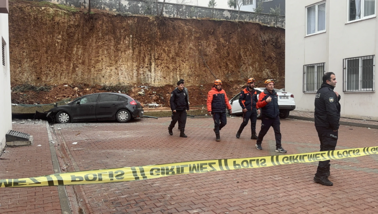 Gaziantep’te sitenin istinat duvarı çöktü, 4 blok boşaltıldı