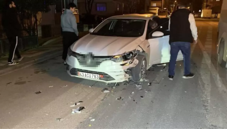 Otomobil ile motosiklet kafa kafaya çarpıştı: 2 yaralı