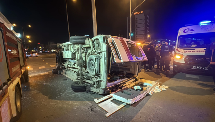 Hasta taşıyan ambulans kaza yaptı. 5 kişi yaralandı