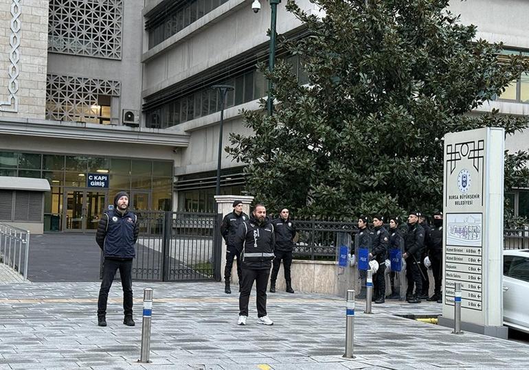SON DAKİKA... Bursa Büyükşehir Belediye Başkanı Mustafa Bozbey gözaltına alındı