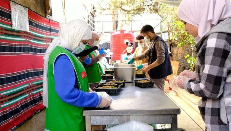 İHH Bursa Şubesi Yermük Mülteci Kampı'nda iftar düzenledi
