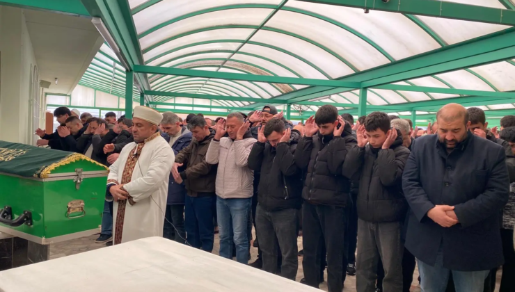 Sahurda fenalaştı, hastanede hayatını kaybetti