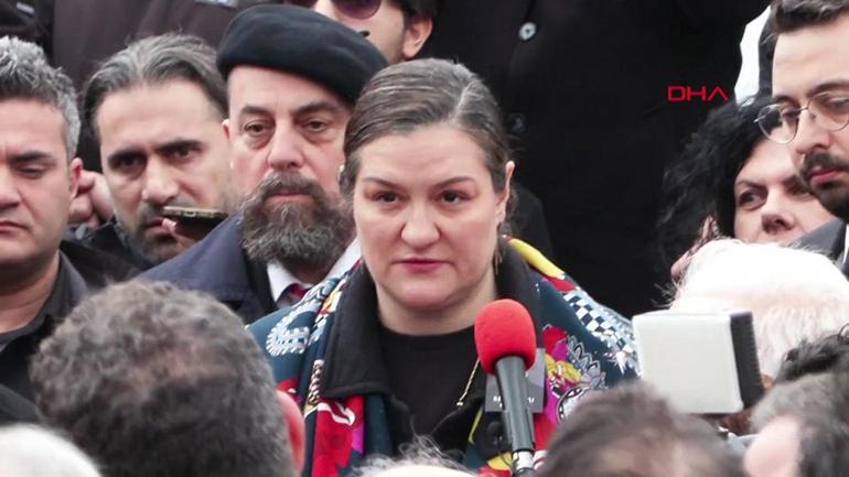 İlber Ortaylı’nın kızı Tuna Ortaylı, babasına gözyaşlarıyla veda etti: İçimi acıttı…
