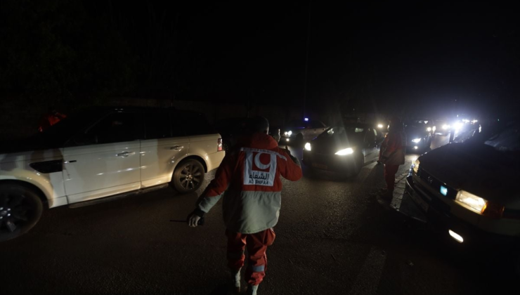 İsrail'in tahliye ve saldırı tehdidinin ardından Lübnan'ın Sur kentinden kuzeye doğru göç dalgası yaşanıyor