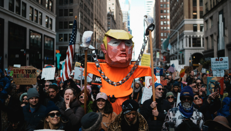 ABD’de milyonlarca kişi sokağa çıktı. Trump’a karşı "Krallara Hayır" protestosu