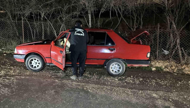 Park halindeki otomobil kundaklandı