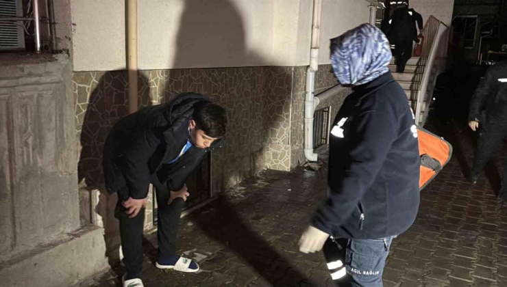 Aksaray'da apartmanda yangın paniği: 6 kişi dumandan etkilendi