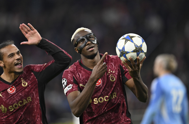 Osimhen'e dev çağrı: Manchester United'a gel