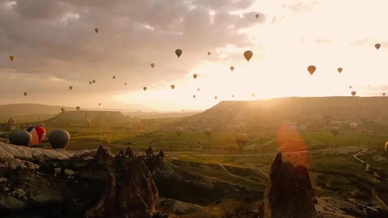 Uzak Şehir yıldızlarına milli görev | Türkiyenin tanıtım filminde Alya ve Cihan var