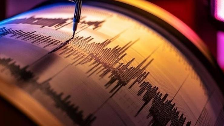 SON DAKİKA HABERİ: İzmir açıklarında korkutan deprem