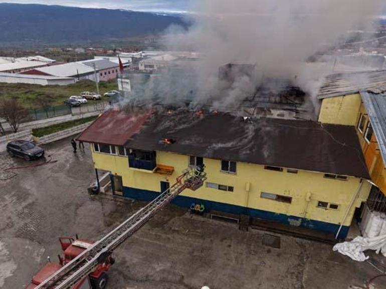 Kastamonuda fabrika yangını: Alevler kontrol altında