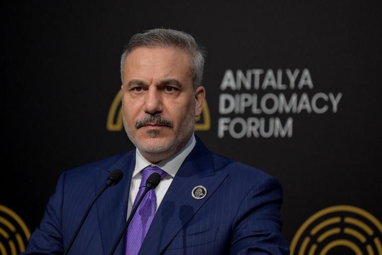 Diplomasinin kalbi Antalyada attı Dışişleri Bakanı Hakan Fidandan açıklamalar