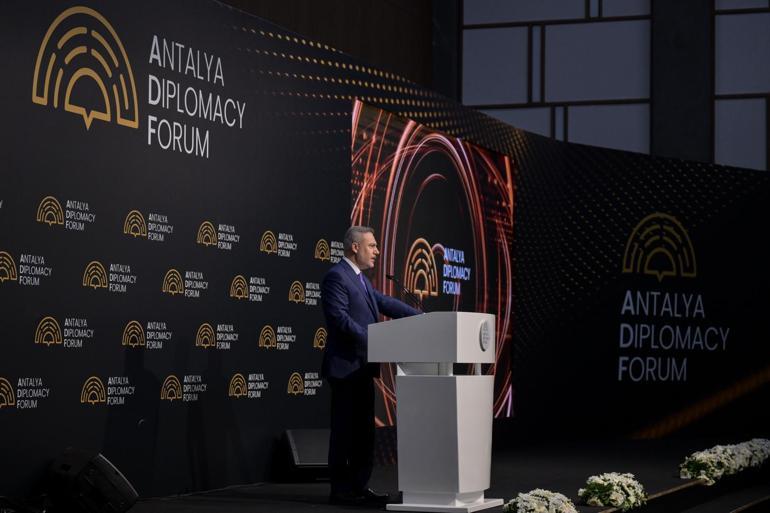 Diplomasinin kalbi Antalyada attı Dışişleri Bakanı Hakan Fidandan açıklamalar