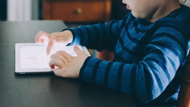 Sanal medya düzenlemesi: Yaş doğrulaması nasıl yapılacak