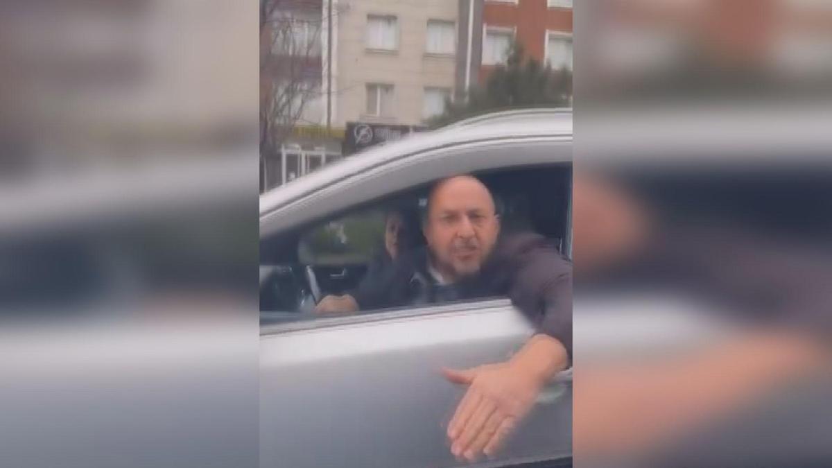 Trafikte korku dolu anlar: "ABİ ÇOCUĞUM VAR N'OLUR"