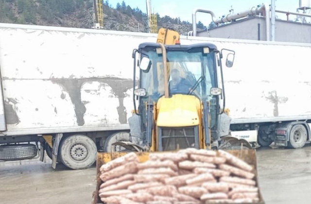 Sakarya'da 32 ton son tüketim tarihi geçmiş tavuk eti ele geçirildi