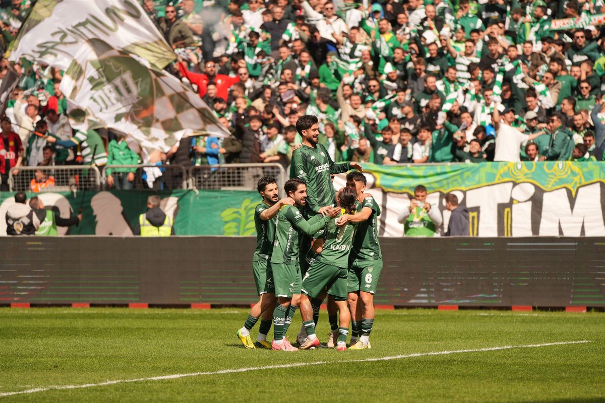 Bursaspor, Ankara Demirspor'u 1-0 mağlup etti