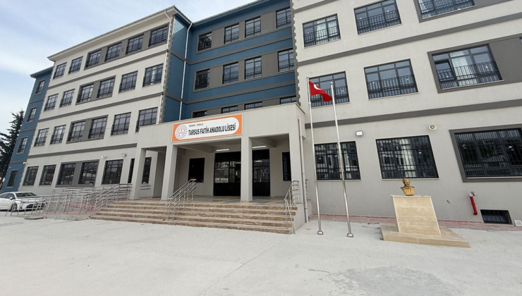 Mersin'de bir lise öğrencisi silahla yakalandı