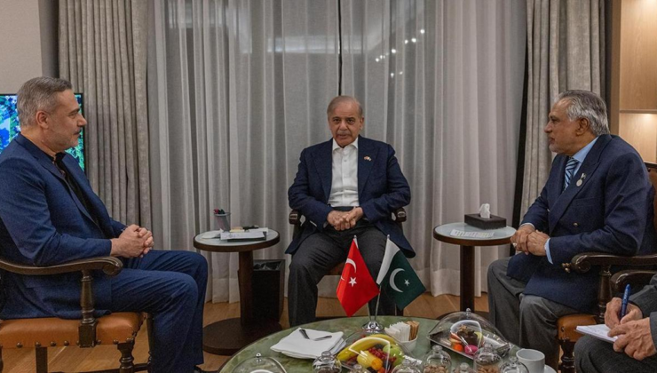 Dışişleri Bakanı Hakan Fidan, Pakistan Başbakanı Şerif ile görüştü