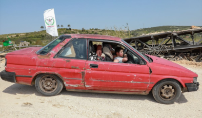 İsrail ile 10 günlük ateşkesin ardından yerinden edilen Lübnanlılar güneydeki evlerine dönüyor