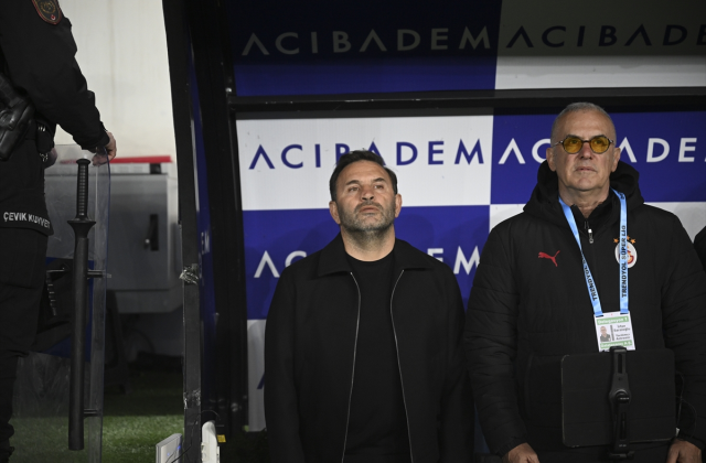 Okan Buruk alınan 3 puan sonrası hakemlere ateş püskürdü