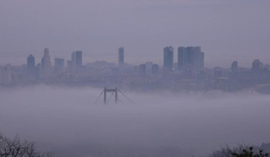 İstanbul'da yoğun sis: Boğaz hattı trafiğe kapatıldı