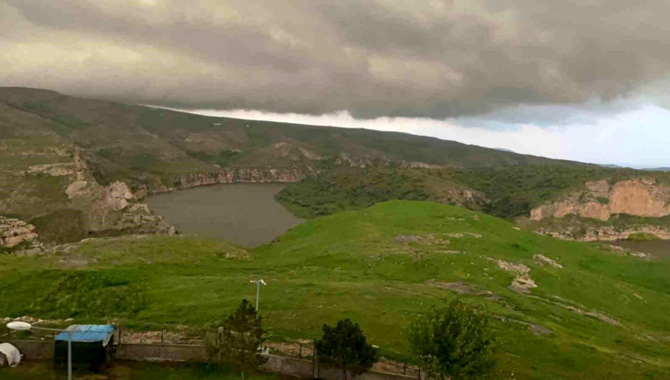 Batman'da sağanak sele neden odu, AVM girişinde tavan çöktü