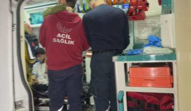 Avcılar'da 4 katlı binada yangın; mahsur kalan 20 kişi kurtarıldı