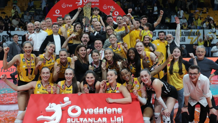 Sultanlar Ligi şampiyonu VakıfBank kupasını aldı