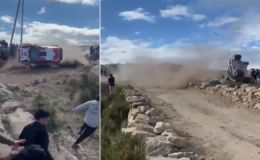 Ralli aracı seyircinin arasına daldı. 1 ölü, 3 yaralı