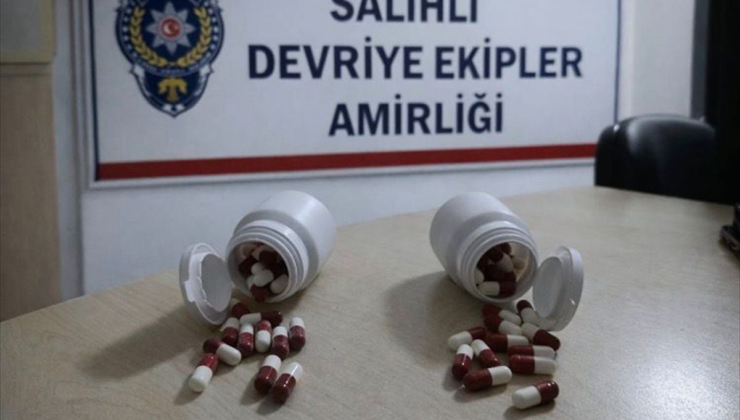 Salihli'de uyuşturucuyla yakalanan 2 şüpheli gözaltına alındı